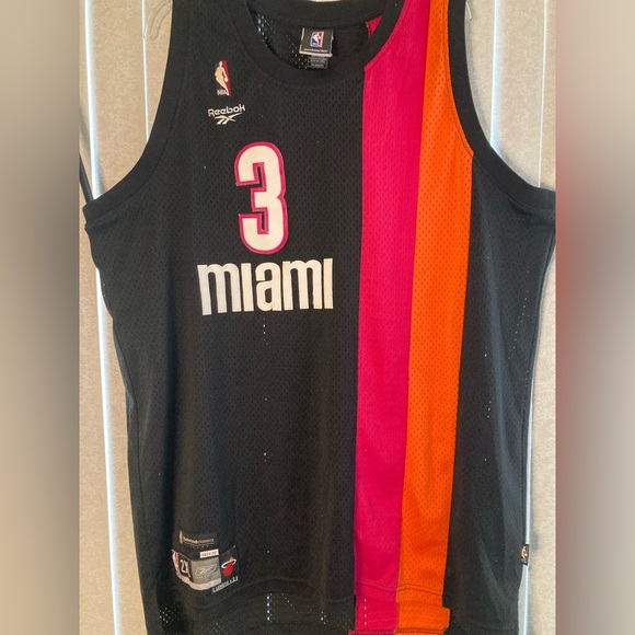 1971-72 Dwayne Wade Reebok Classic Jersey - Miami Heat #3 - Picture 1 of 4
